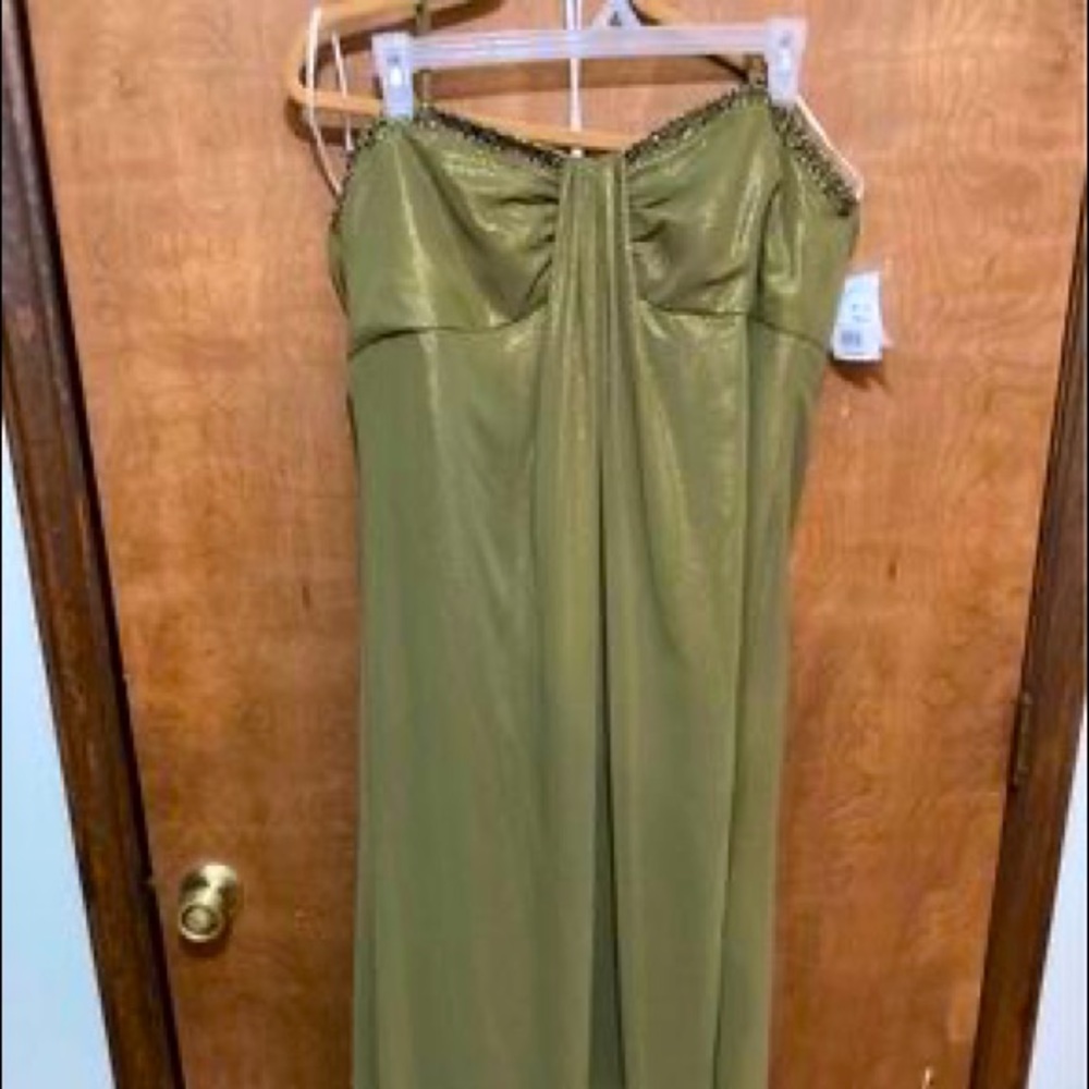 New Formal size 20 David’s Bridal
